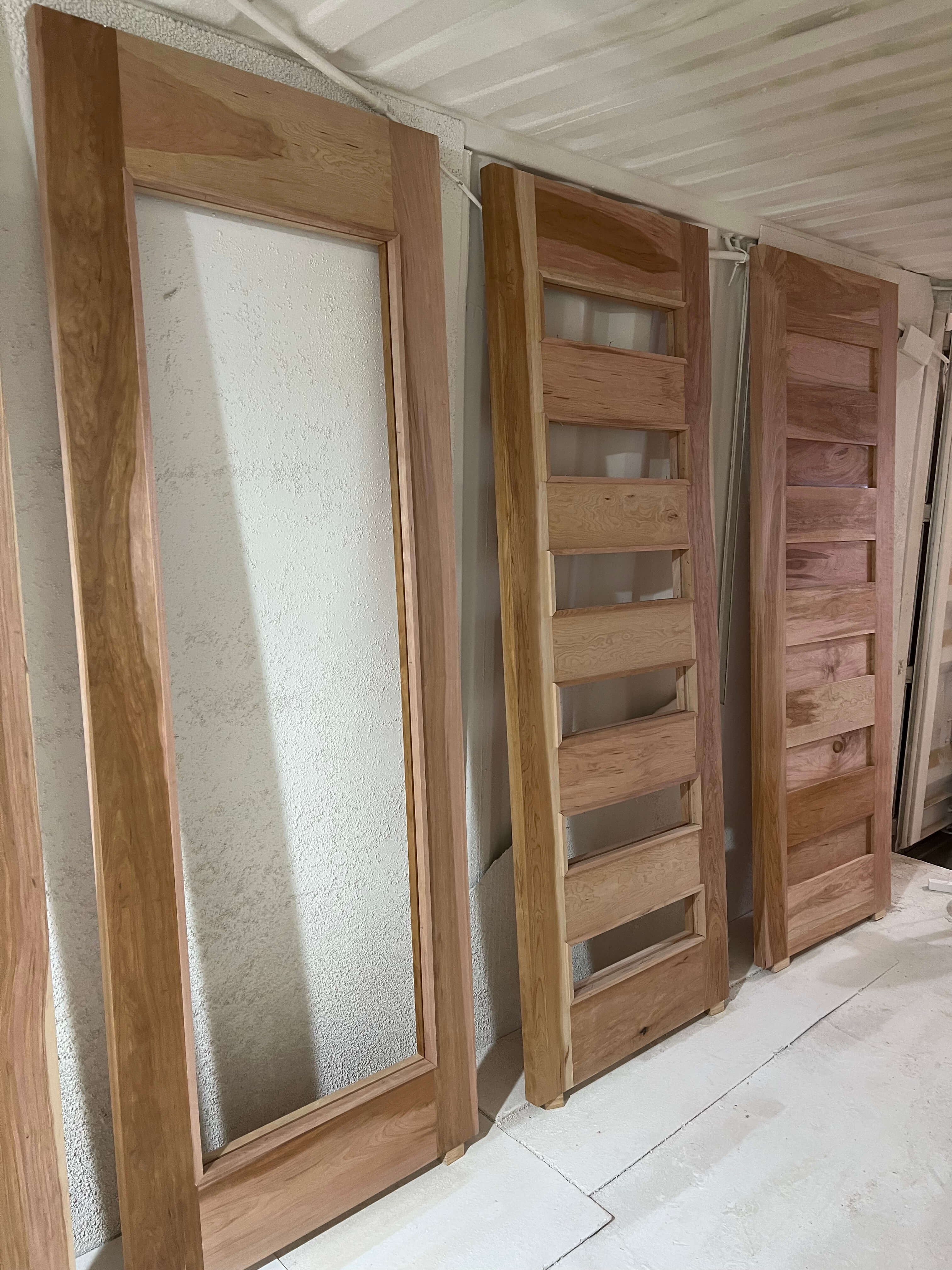 Puerta de Acceso con Fijo Lateral en Lenga Selección