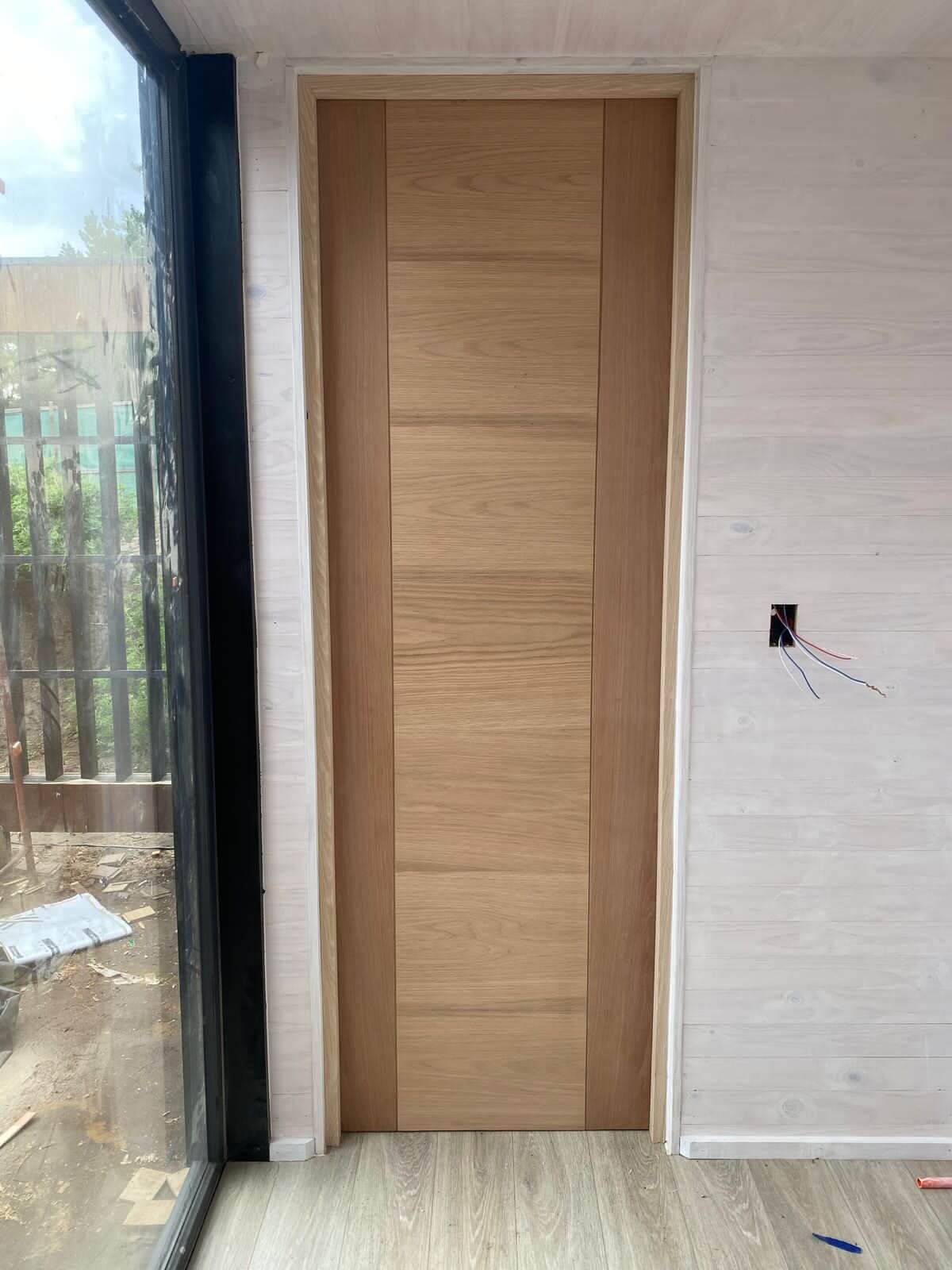 Puertas Casa 127 - Enchapadas en Encina Blanca